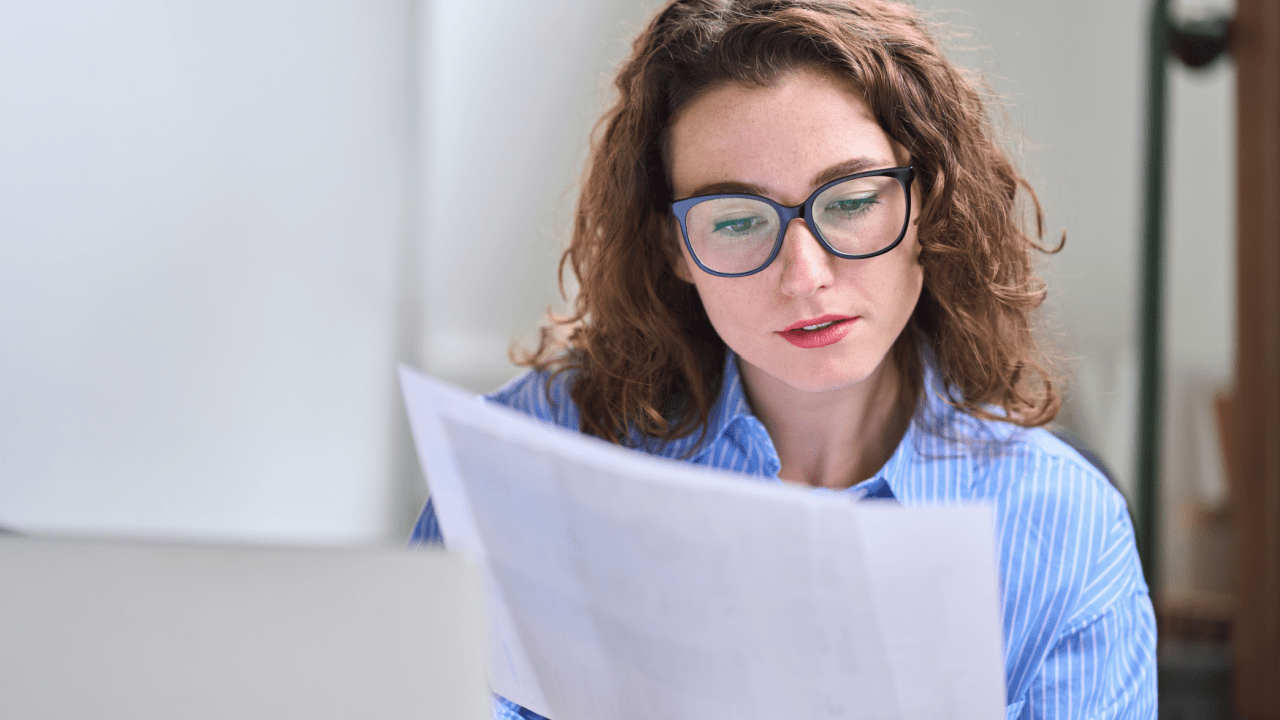 Lead generation specialist reviewing digital marketing performance metrics on a computer screen